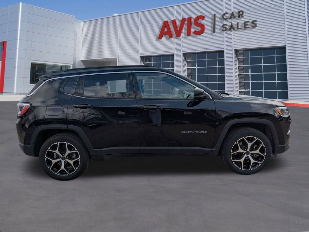 Used 2025 Jeep Compass Limited image 5