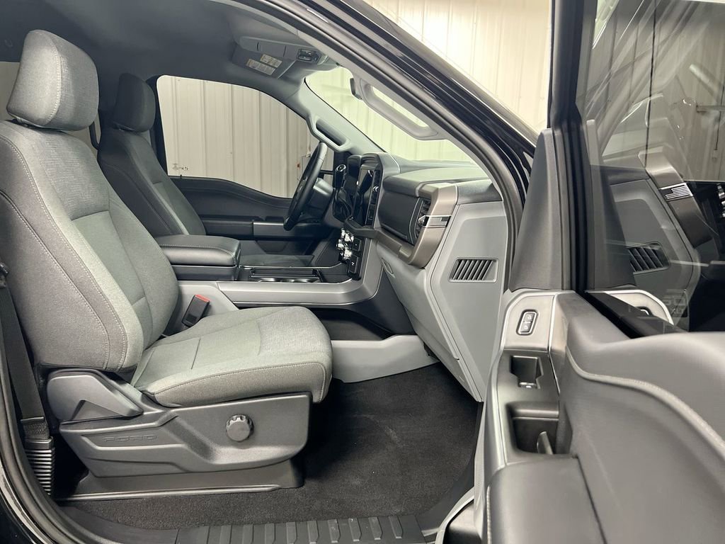 Used 2025 Ford F150 XLT w/ Equipment Group 301A Standard image 21