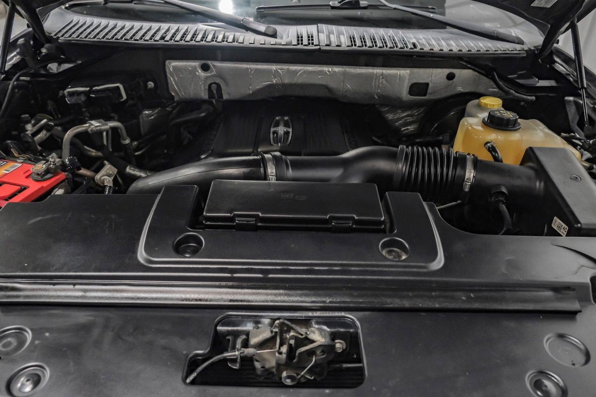 Used 2016 Lincoln Navigator Select image 40