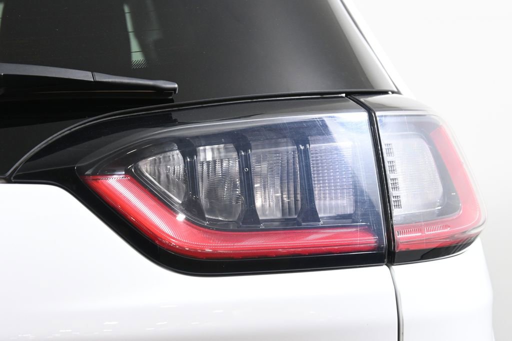 Used 2021 Jeep Cherokee Limited w/ Elite Package image 13