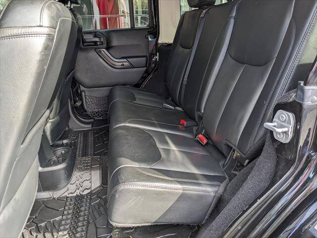 Used 2017 Jeep Wrangler Unlimited Sahara AWD/4WD image 17