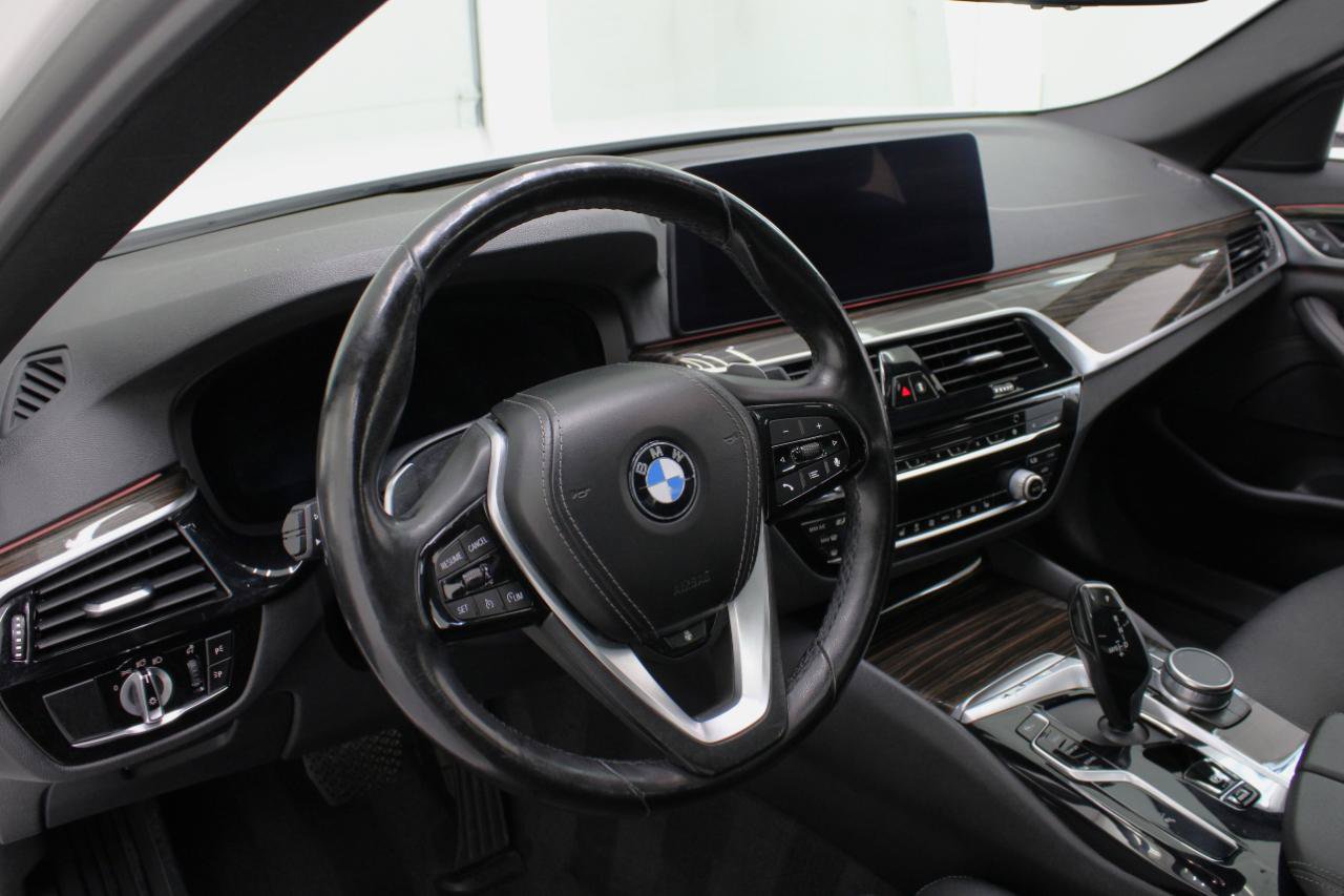 Used 2021 BMW 530i w/ Convenience Package RWD image 32