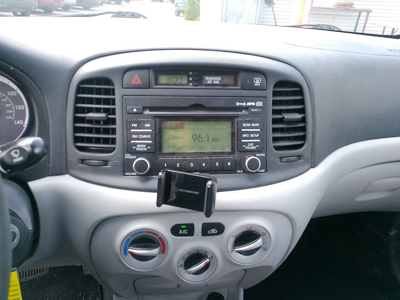Used 2009 Hyundai Accent GLS w/ Popular Equipment Pkg 5 FWD image 31