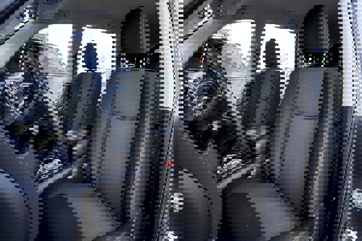 Used 2019 Nissan Pathfinder SV image 9