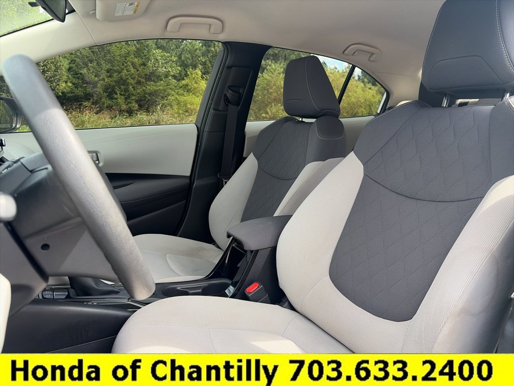 Used 2020 Toyota Corolla LE FWD image 19