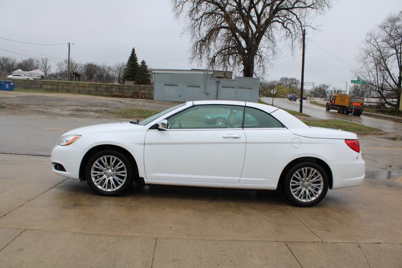 Used 2013 Chrysler 200 Limited image 5