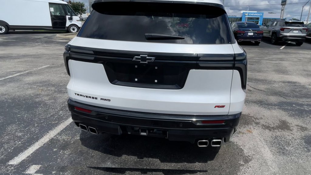 Used 2024 Chevrolet Traverse RS AWD/4WD image 9