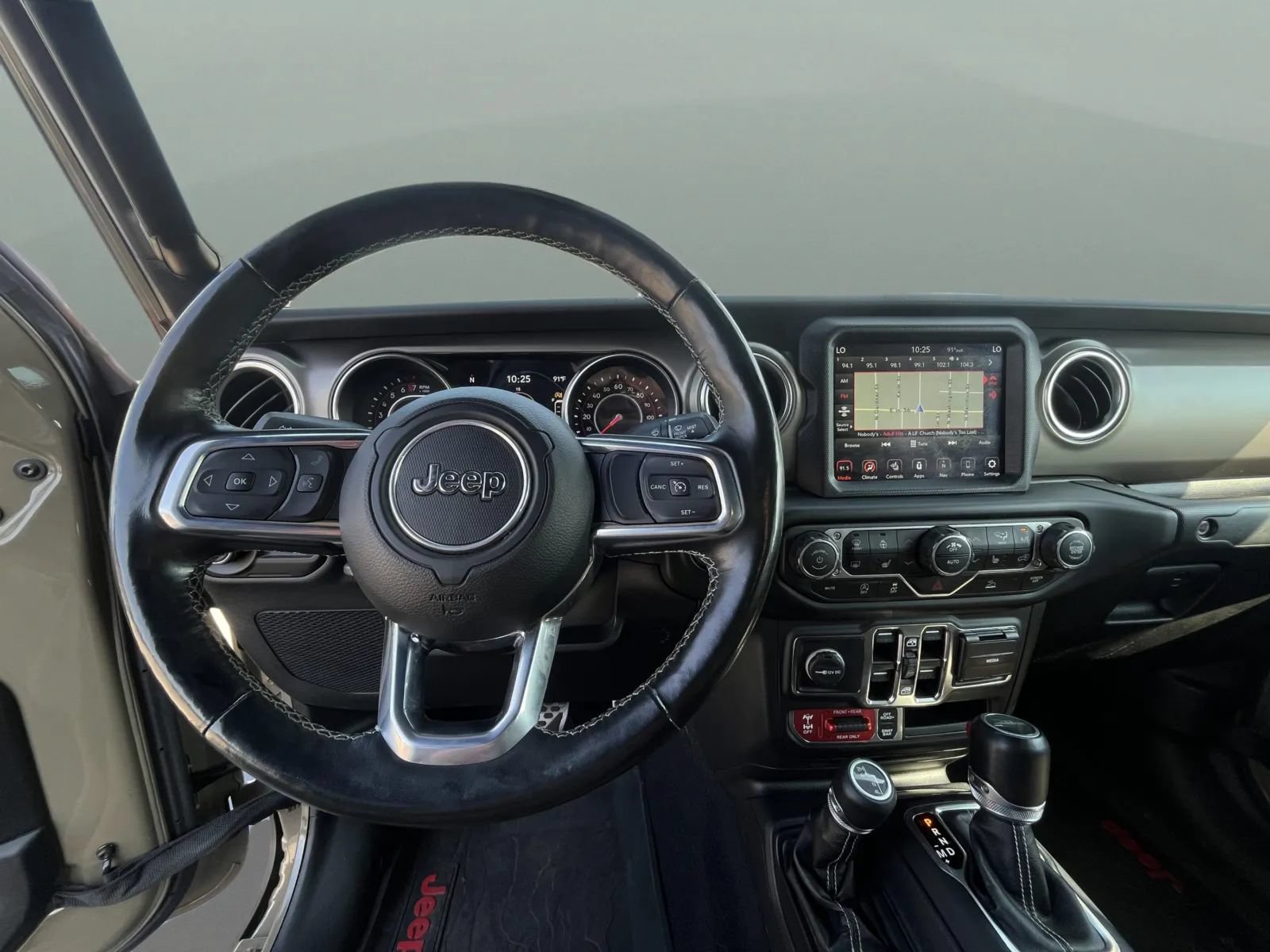 Used 2020 Jeep Gladiator Rubicon AWD/4WD image 10