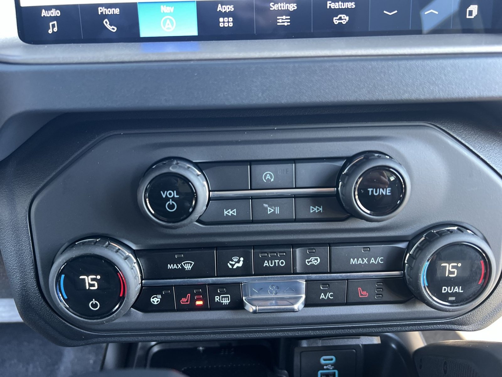 New 2025 Ford Bronco Outer Banks w/ Sasquatch Package AWD/4WD image 54