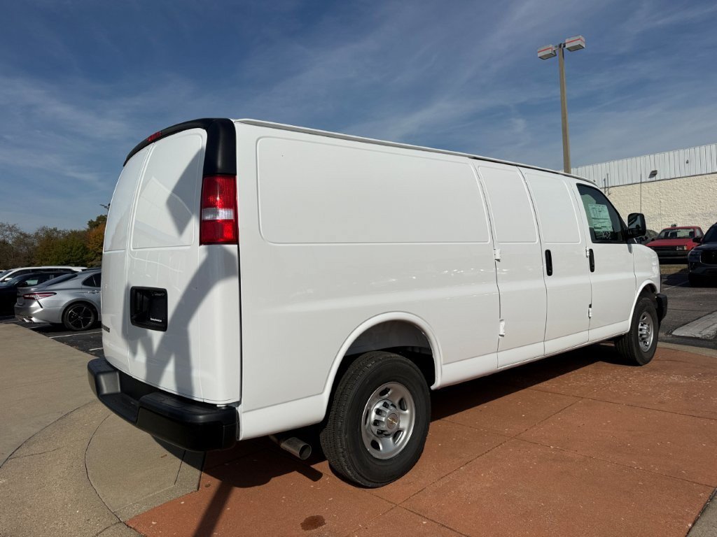 New 2027 Chevrolet Express 2500 Extended w/ Driver Convenience Package RWD image 7