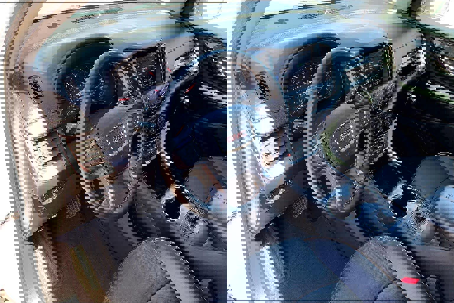 Used 2024 GMC Terrain AT4 image 18