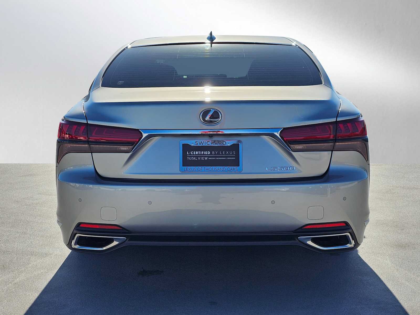 Used 2022 Lexus LS 500 w/ Cold Weather Package (CK) RWD image 4