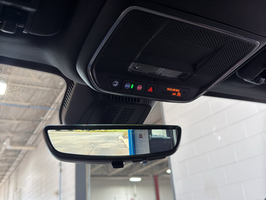 Used 2025 Chevrolet Equinox RS w/ Safety and Technology Package FWD image 37