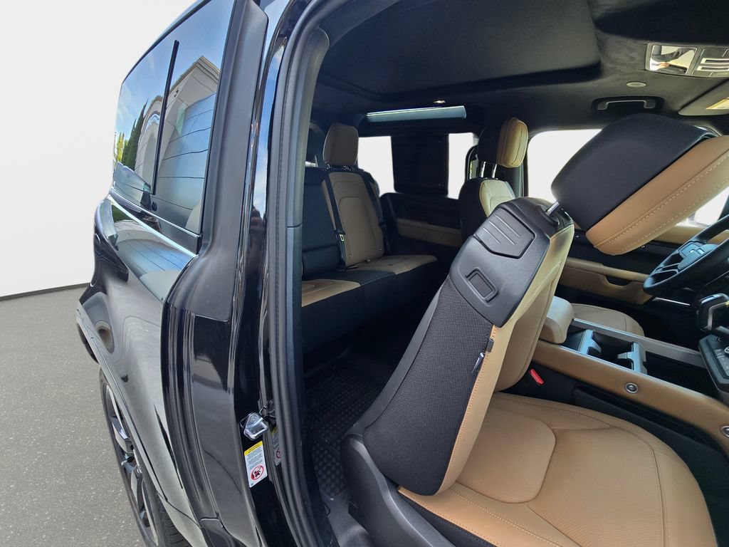 New 2026 Land Rover Defender 90 V8 AWD/4WD image 11