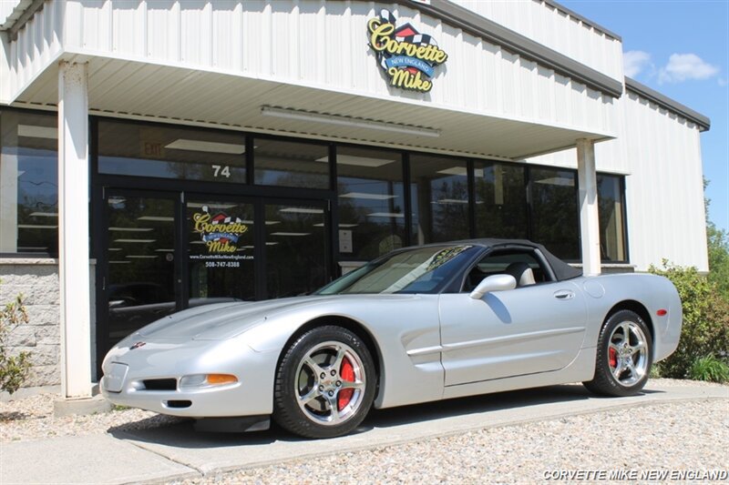Used 2002 Chevrolet Corvette Coupe w/ Preferred Equipment Group2 RWD image 2