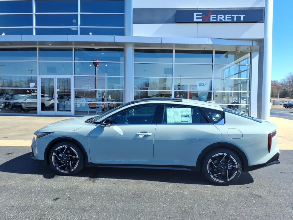 New 2026 Kia K4 GT-Line w/ GT-Line Premium Package FWD image 4