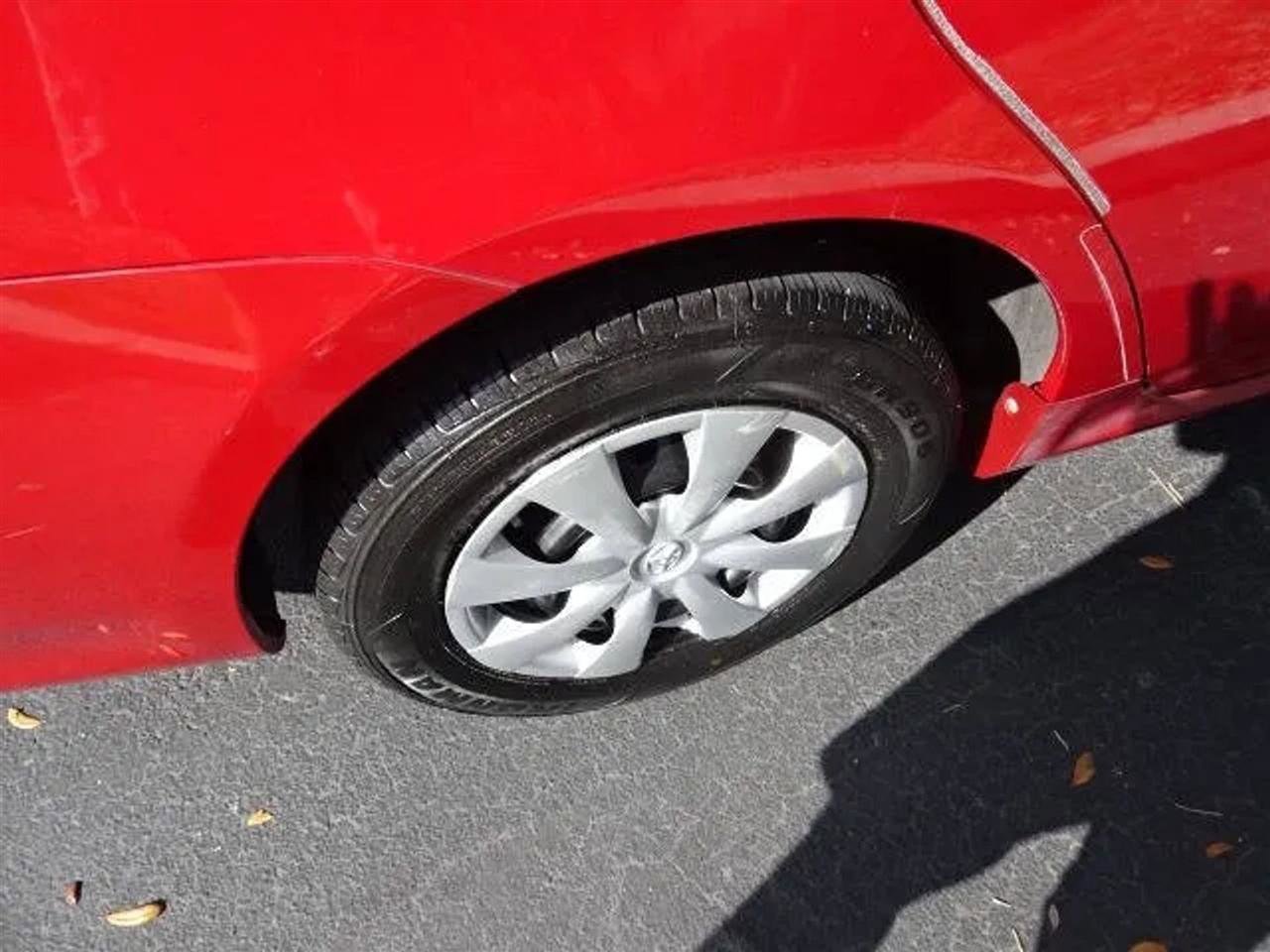 Used 2013 Toyota Corolla L image 23