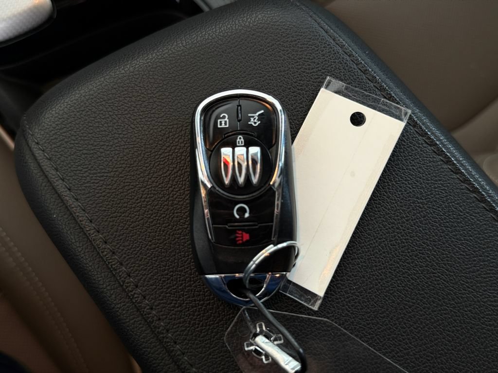 Used 2025 Buick Envista Avenir FWD image 34