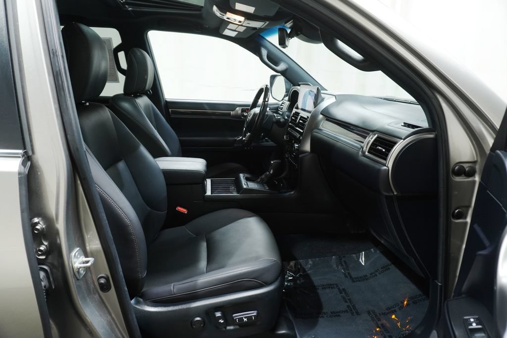 Used 2022 Lexus GX 460 Premium w/ Accessory Package AWD/4WD image 14