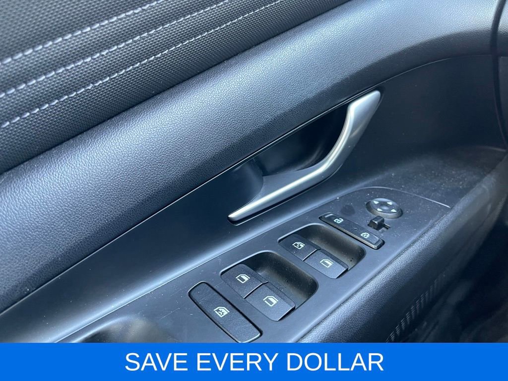 Used 2021 Hyundai Elantra SEL w/ Convenience Package image 16