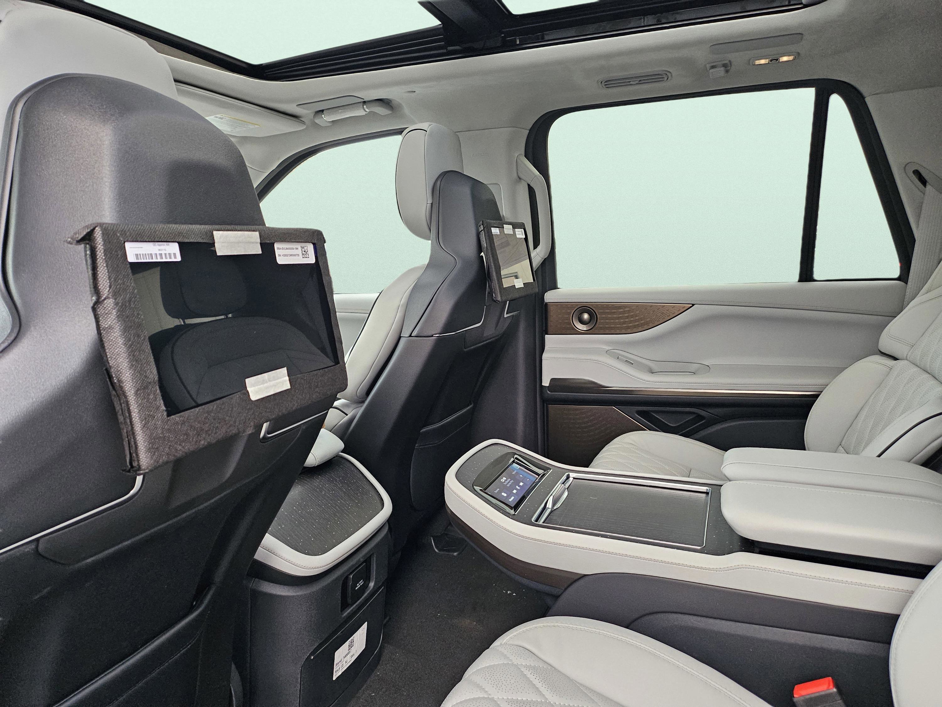 New 2026 Lincoln Navigator L Black Label image 24