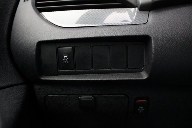 Used 2018 Toyota Sienna SE image 18