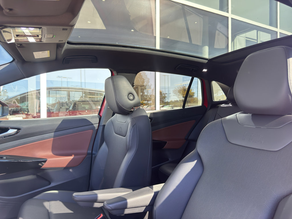 Used 2021 Volkswagen ID.4 Pro S w/ Gradient Package image 8