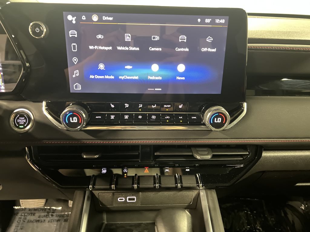 Certified 2023 Chevrolet Colorado Z71 w/ Z71 Convenience Package 2 AWD/4WD image 23