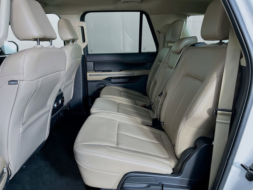 Used 2023 Ford Expedition Max XLT image 32