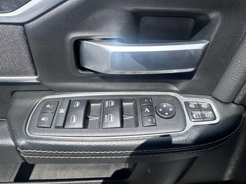 Used 2024 RAM 3500 Big Horn AWD/4WD image 34