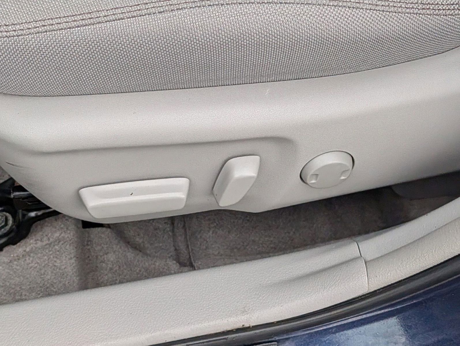 Used 2017 Toyota Camry LE image 16