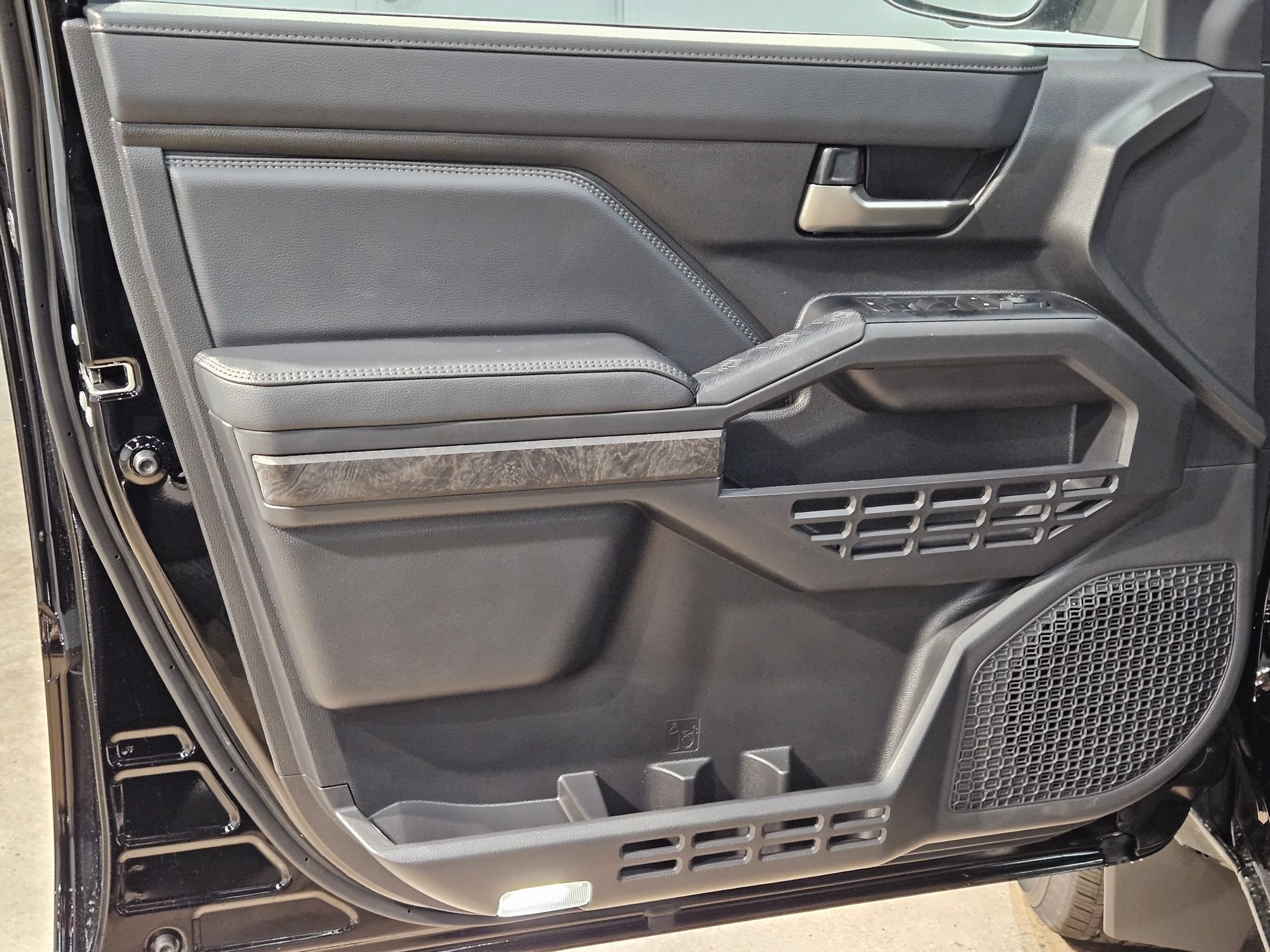 New 2026 Toyota Tacoma Limited AWD/4WD image 11
