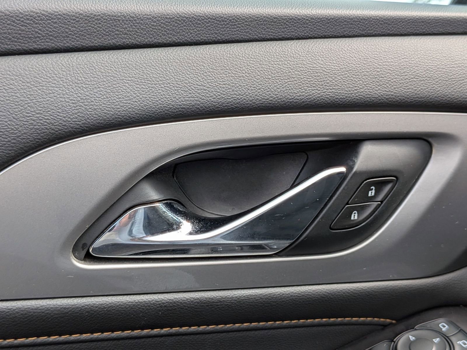 Used 2019 Chevrolet Traverse LT image 13