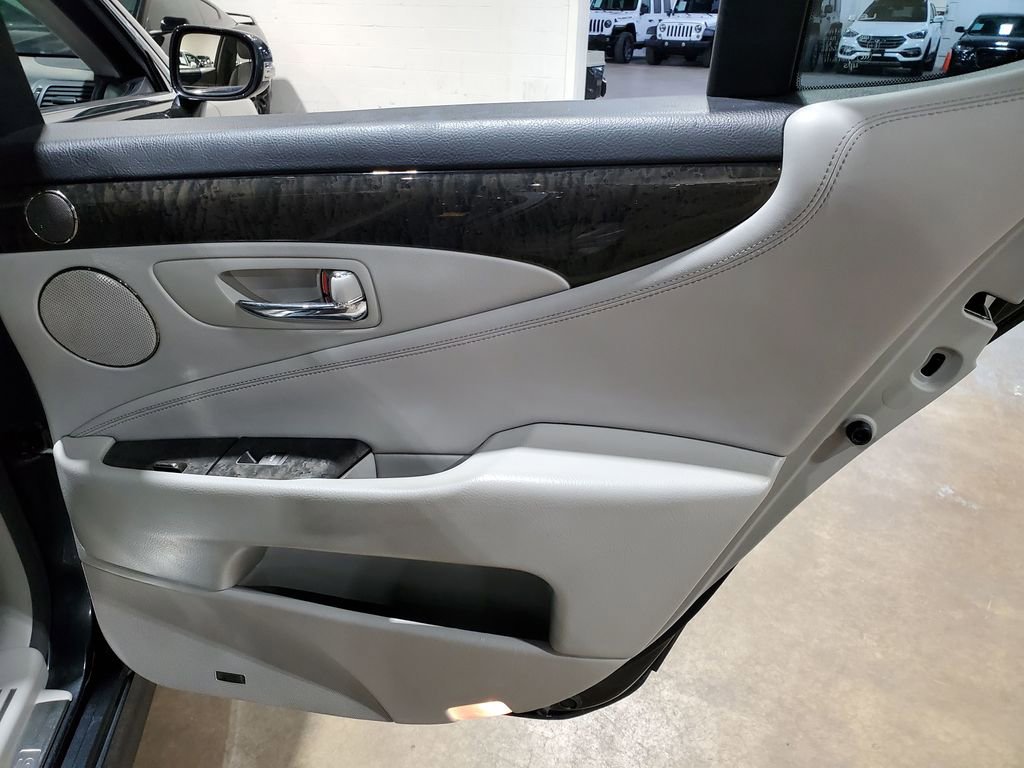 Used 2011 Lexus LS 460 AWD w/ Luxury Value Edition image 21