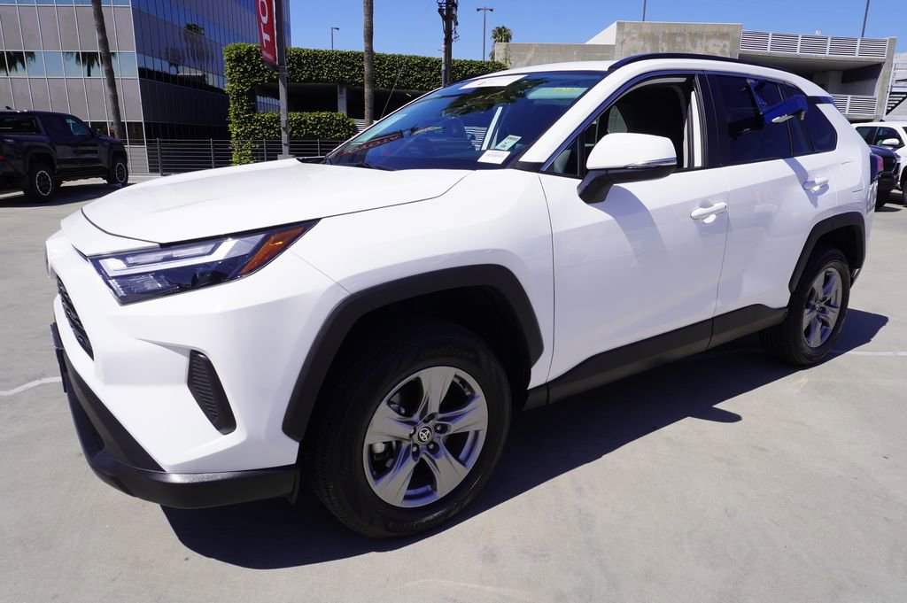 Certified 2025 Toyota RAV4 XLE w/ Convenience Package AWD/4WD image 4