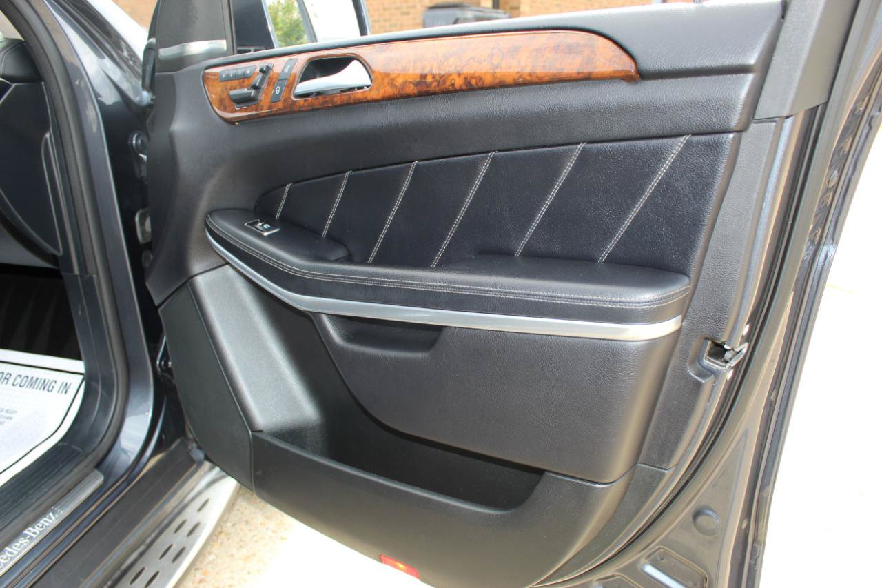 Used 2014 Mercedes-Benz GL 550 4MATIC image 25