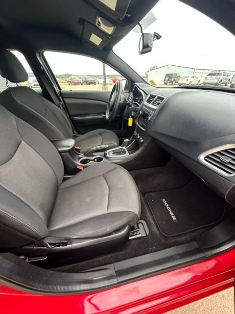 Used 2013 Dodge Avenger SE w/ Blacktop Pkg FWD image 6