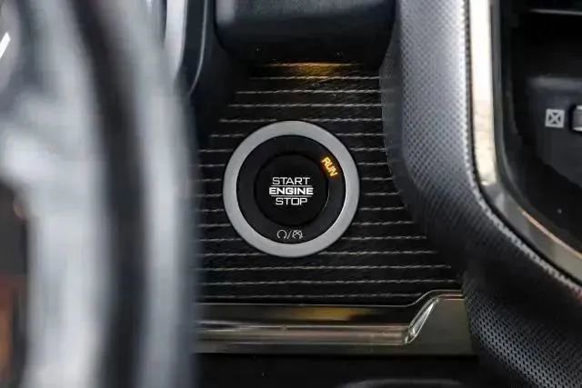 Used 2019 RAM 1500 Limited w/ Advanced Safety Group AWD/4WD image 26