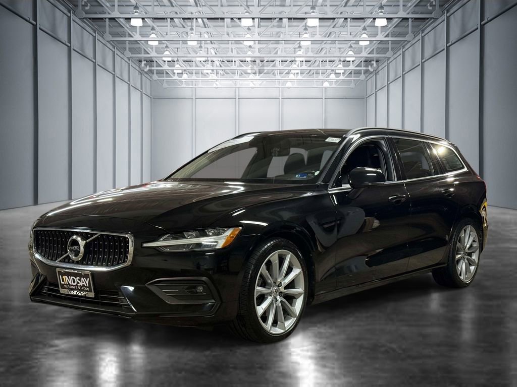 Used 2020 Volvo V60 T5 Momentum