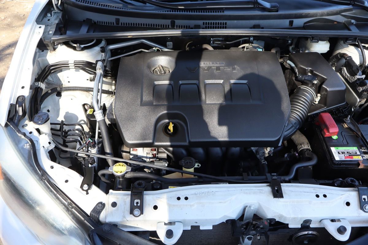 Used 2014 Toyota Corolla L image 37