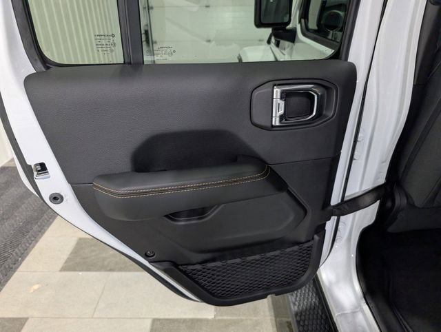 Used 2025 Jeep Wrangler Unlimited Sahara AWD/4WD image 8