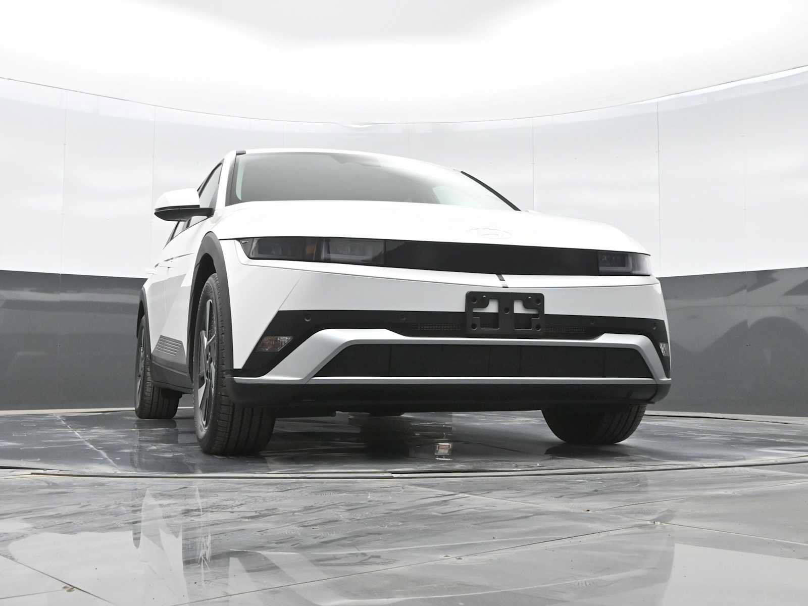 New 2025 Hyundai Ioniq 5 SE image 32