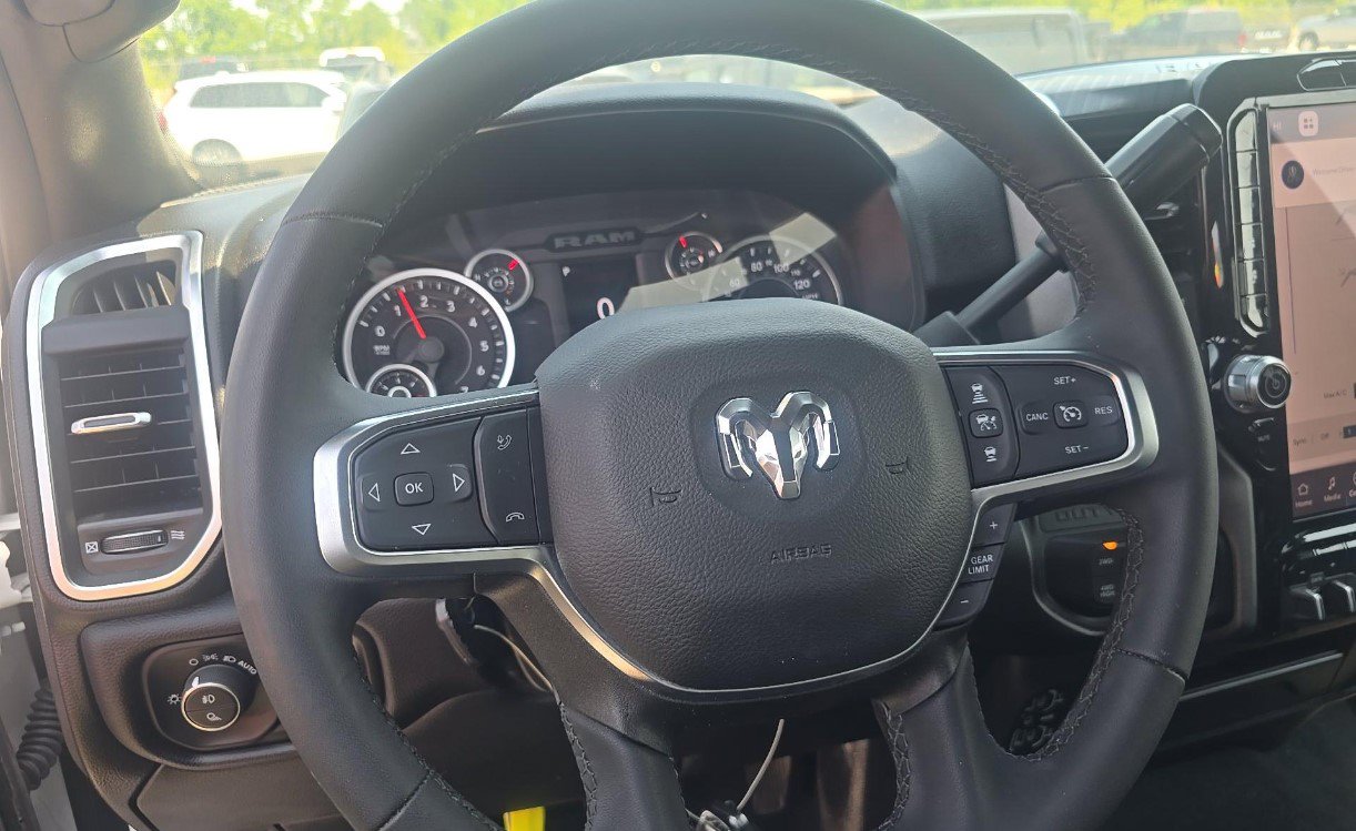 Used 2025 RAM 2500 Big Horn AWD/4WD image 8