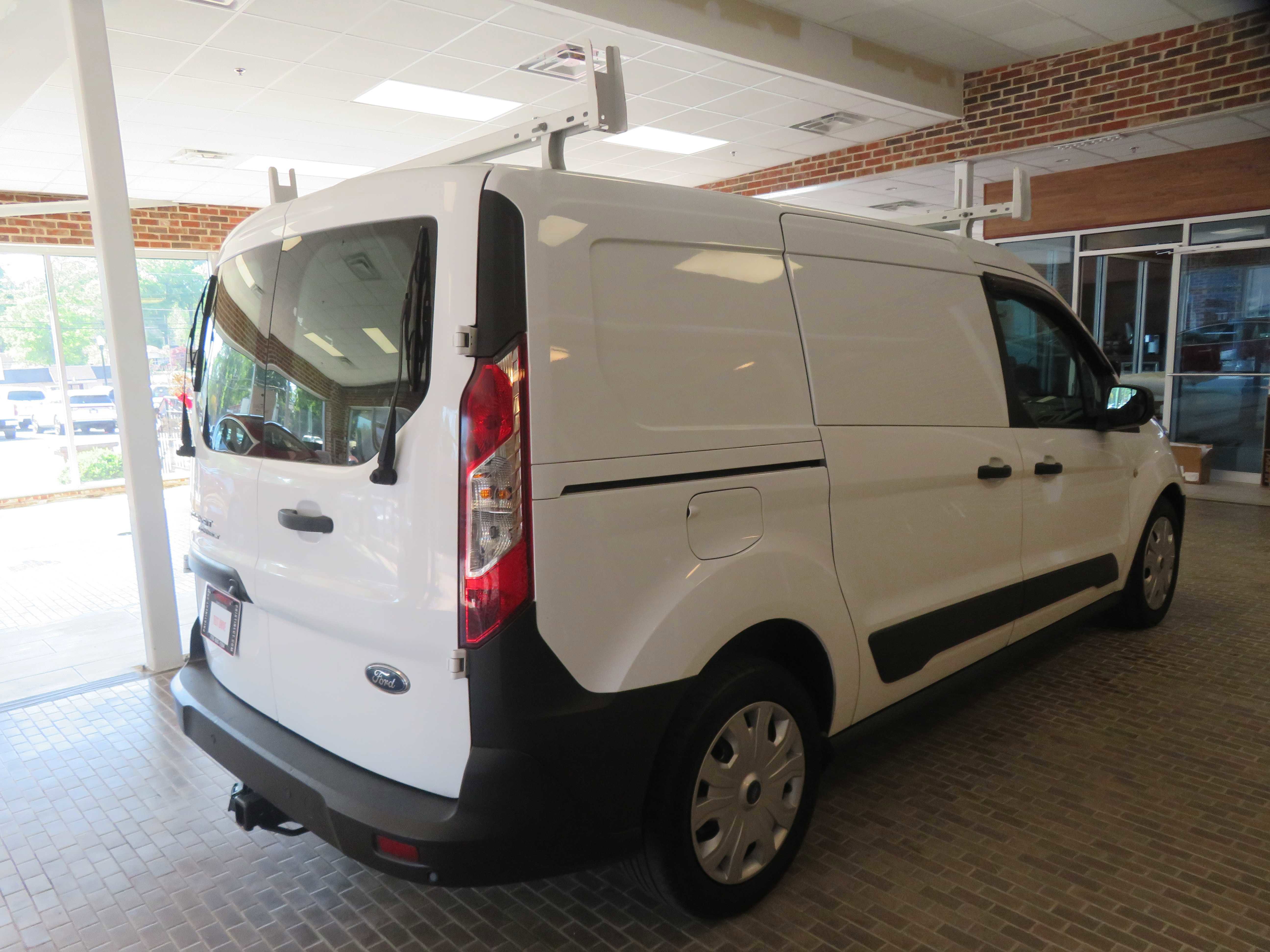 Used 2020 Ford Transit Connect XL image 4