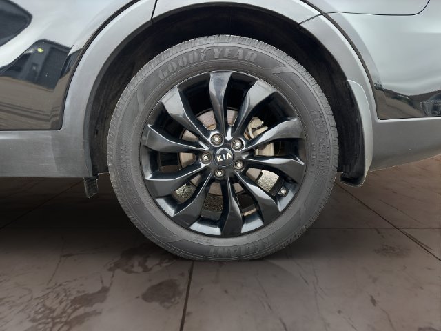 Used 2019 Kia Sorento AWD V6 image 25