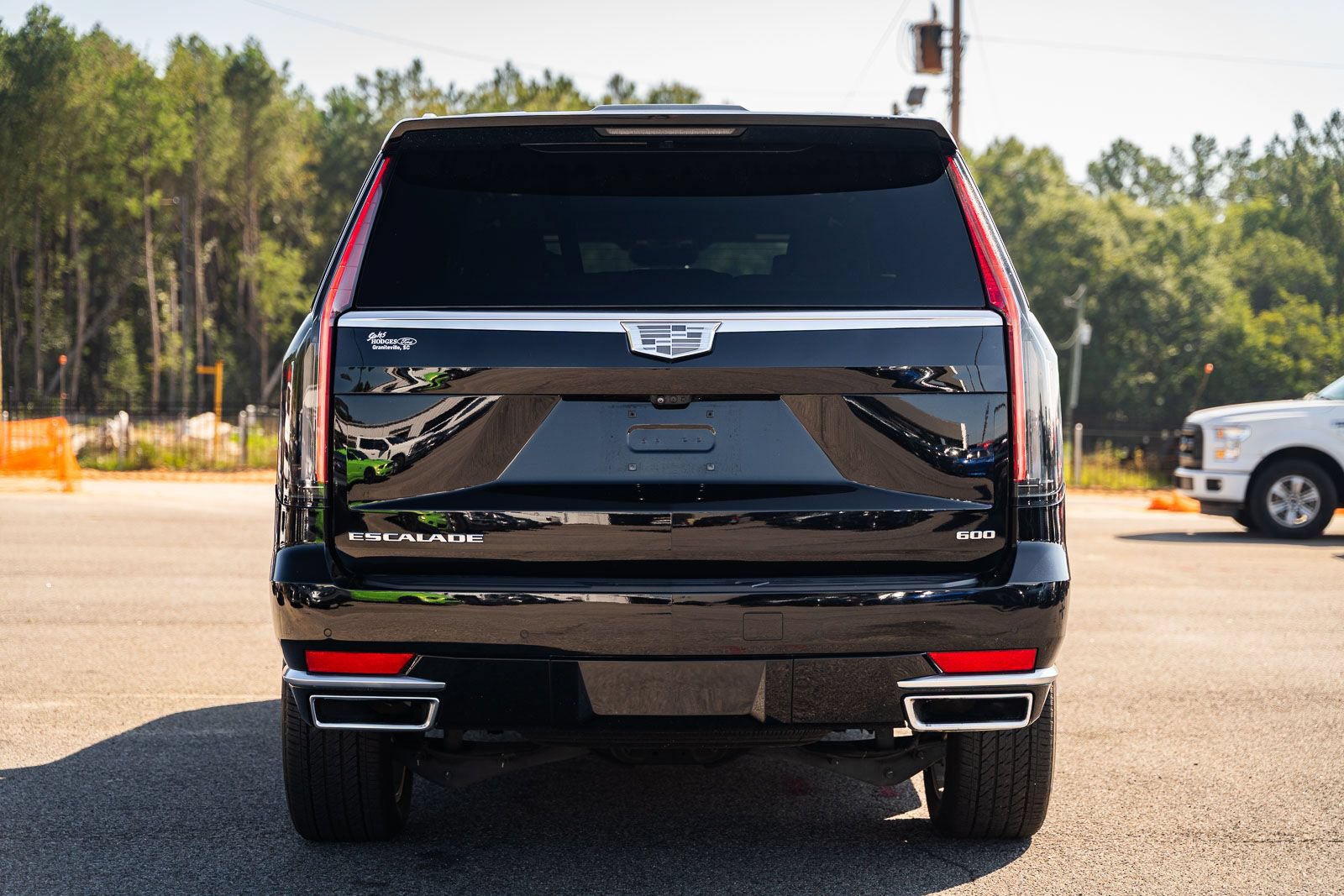 Used 2024 Cadillac Escalade Premium Luxury AWD/4WD image 6