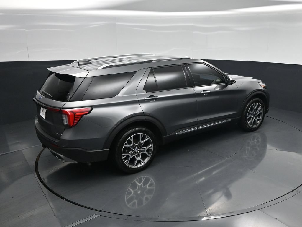 Certified 2025 Ford Explorer Platinum w/ Ultimate Package AWD/4WD image 43