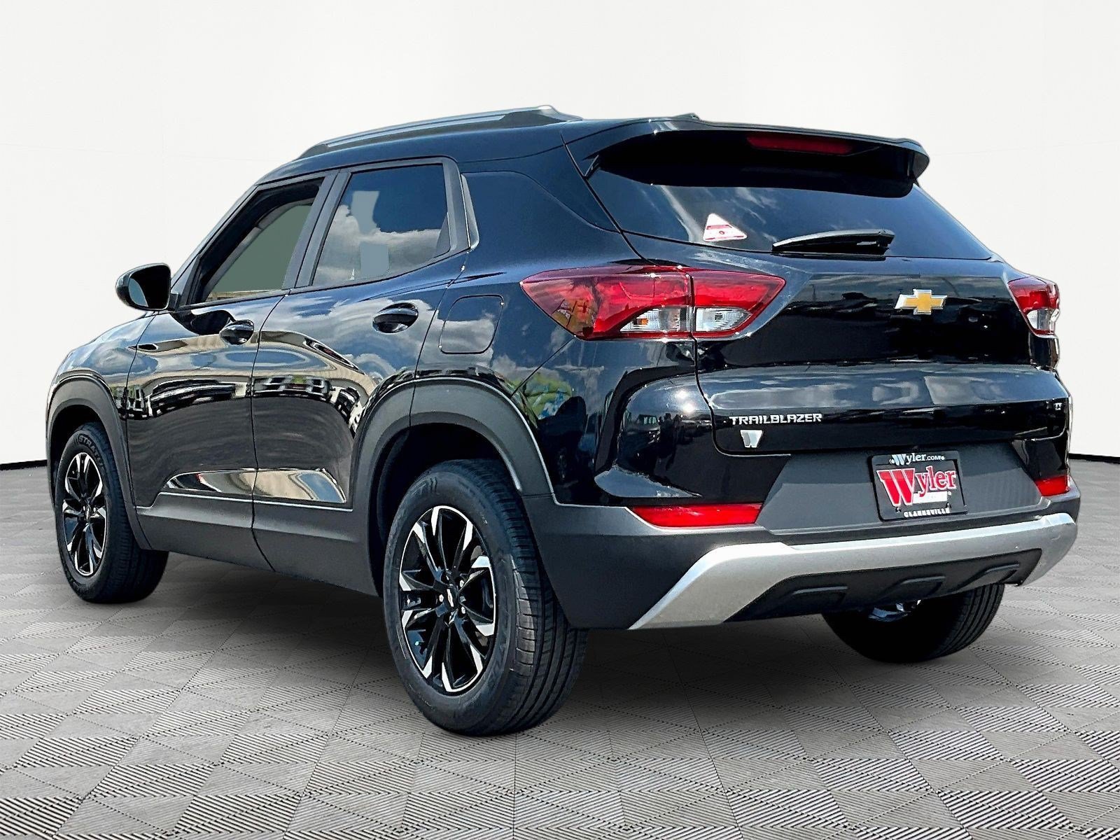 Used 2023 Chevrolet TrailBlazer LT FWD image 4