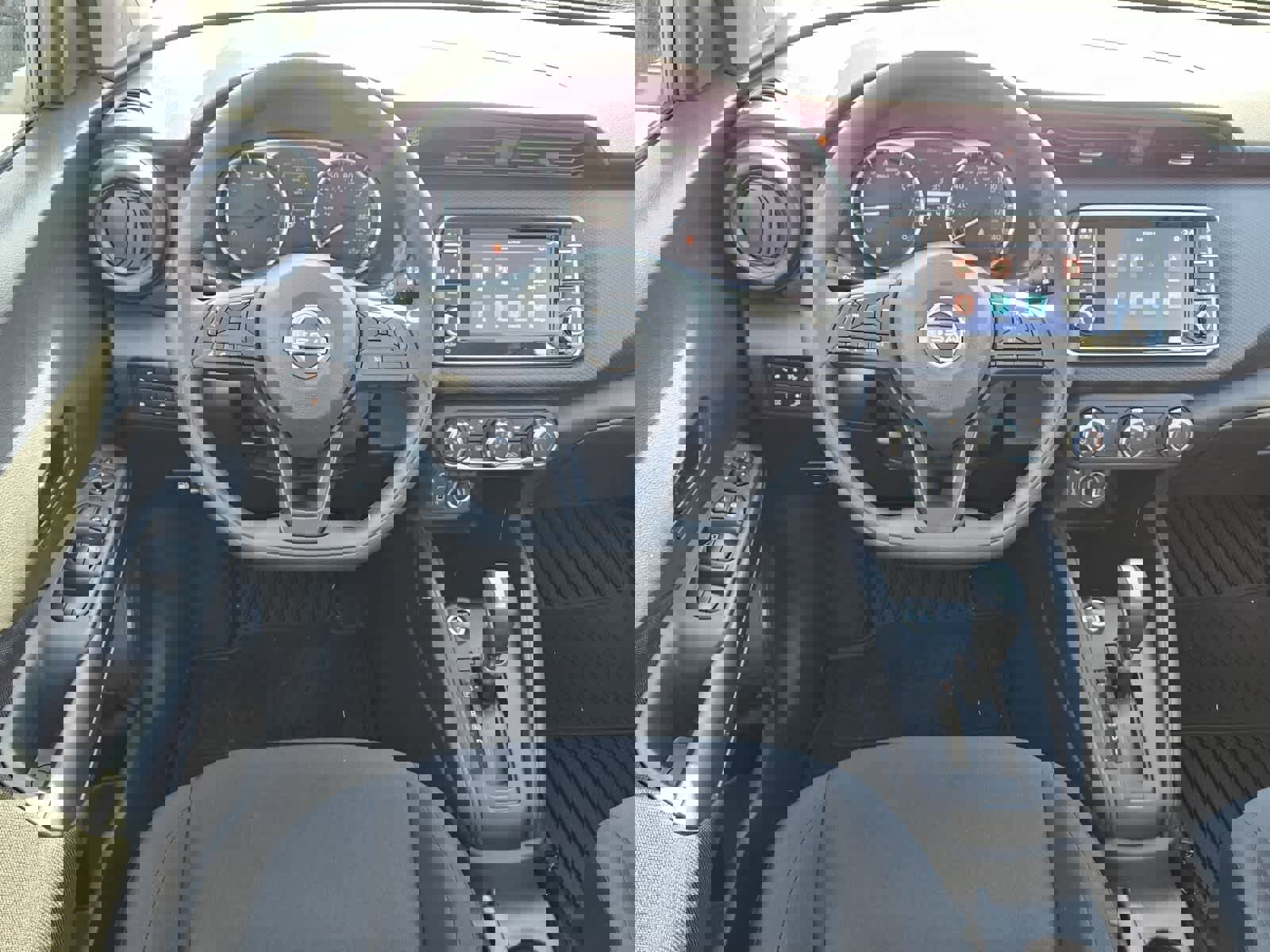 New 2025 Nissan Kicks Play S image 5