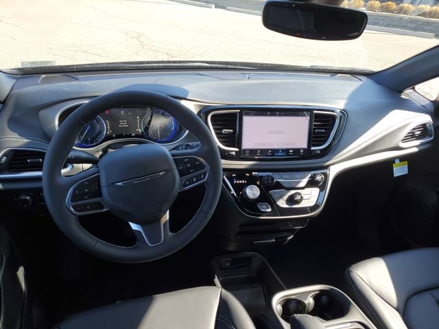 New 2027 Chrysler Pacifica Select AWD/4WD image 14